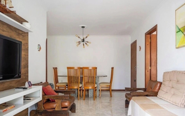 Apartment in Great Location in Meia Praia Eio6031