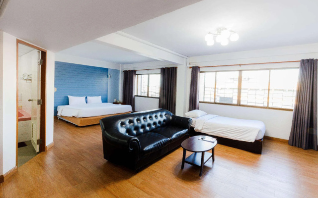River Hotel The Budget