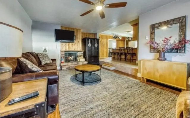 Spacious 2BR, 2BA for 6- Kristi