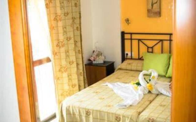 Отель Hostal Malia Испания, Кониль-де-ла-Фронтера - отзывы, цены и фото номеров - забронировать отель Hostal Malia онлайн