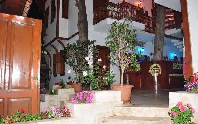 Kaliptus Hotel вид на фасад