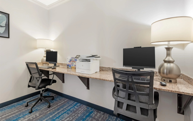 Best Western Plus Miami Airport North Hotel & Suites