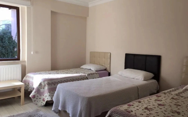 Yanki Apartments