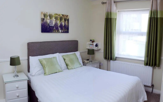 Kennys Guest House