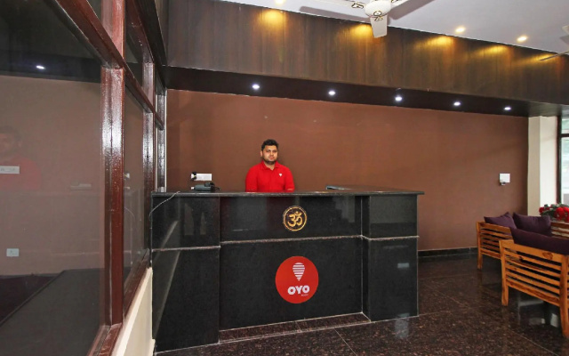 OYO 8944 Hotel Red Carpet