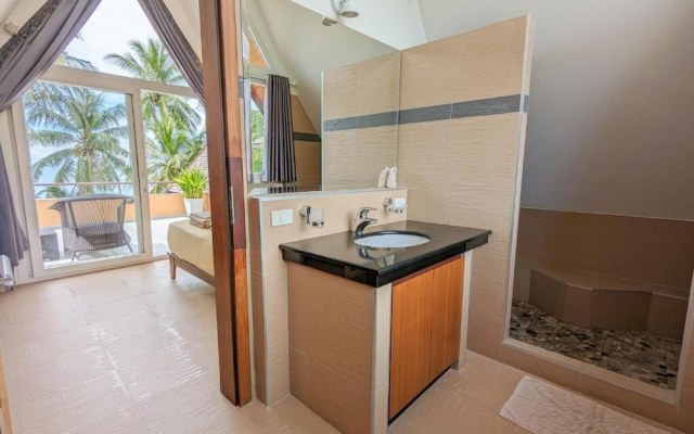 Beachfront 5-bedroom - by KohChangVillas