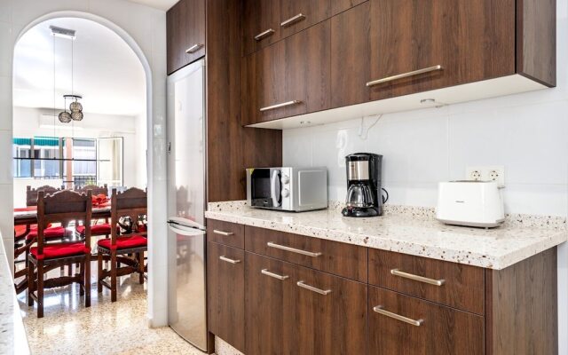 Отель Large Apartment in Prime Location in Fuengirola Ref 98 Испания, Фуэнхирола - отзывы, цены и фото номеров - забронировать отель Large Apartment in Prime Location in Fuengirola Ref 98 онлайн