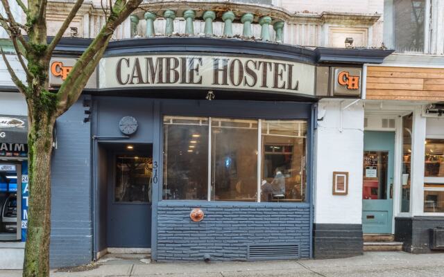 Отель The Cambie Hostel Gastown Канада, Ванкувер - отзывы, цены и фото номеров - забронировать отель The Cambie Hostel Gastown онлайн вид на фасад