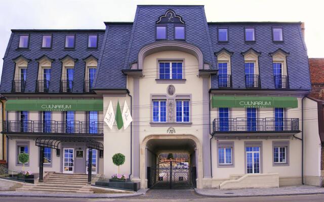 Kavalier Boutique Hotel вид на фасад
