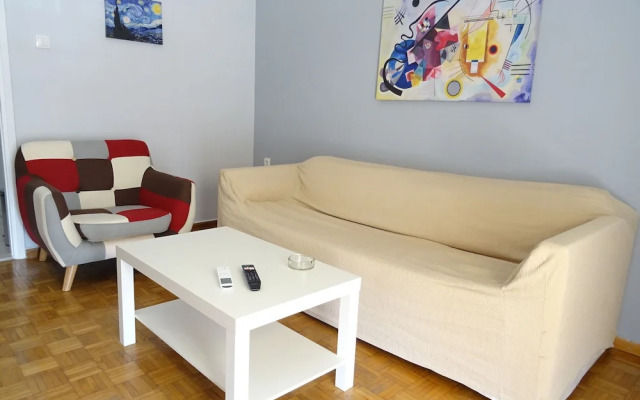 Nice flat near metro Syngrou Fix