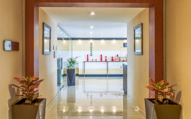 Golden Tulip Suites Gurgaon