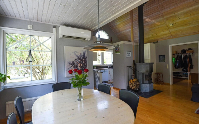 Amazing Home in Uddevalla With 6 Bedrooms, Sauna and Wifi