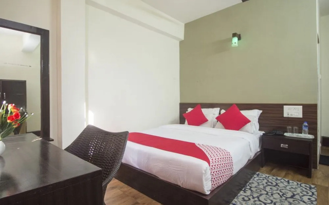 OYO 17039 Hotel Omkar