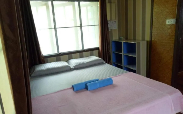 Ta Yai Homestay (ตา ยาย โฮมสเตย์)
