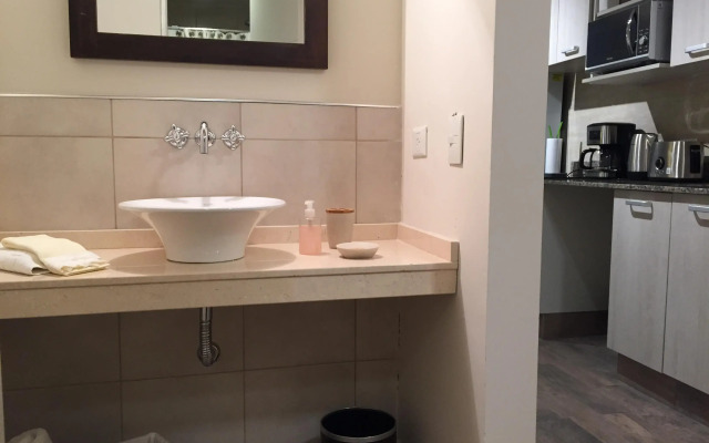 Urbana Suites & Studios 440
