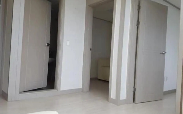 Woong House