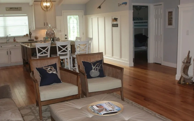 Beautiful Riverfront Home - Three Bedroom Home