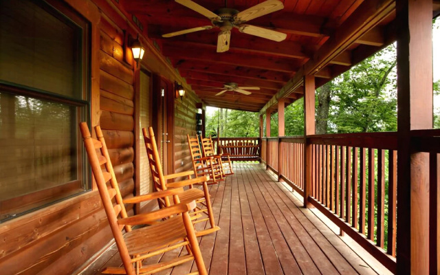 Big Sky Cabin - Two Bedroom Cabin