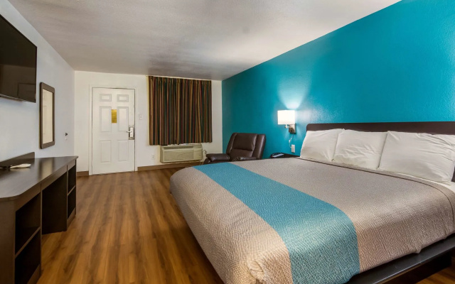 Motel 6 Freeport, TX