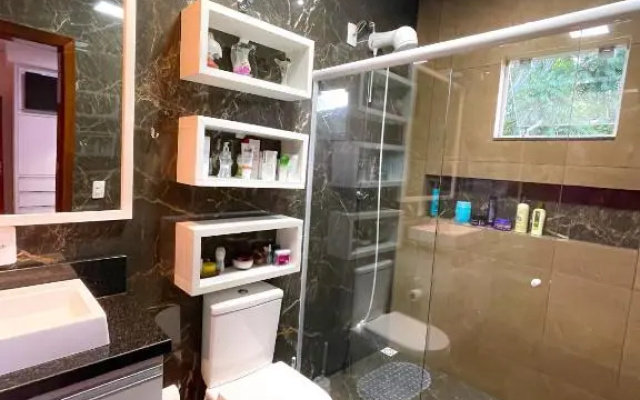 Belíssima Casa com 3 Suítes em Urubici