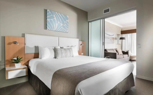 Grand Hotel and Apartments Townsville