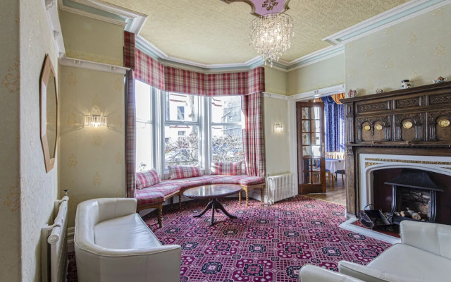 Evans Hotel