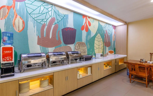Hanting Hotel Lanzhou Dongfanghong Square Railway Bureau