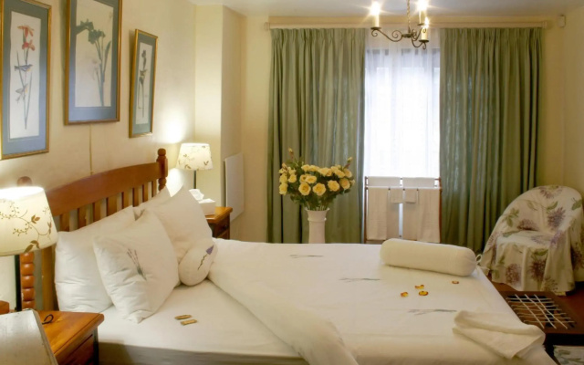 Sacred Mountain Lodge