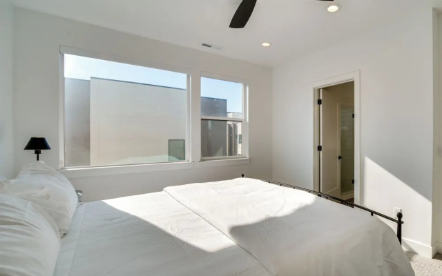 Modern Downtown Provo Townhome w/ Balcony!