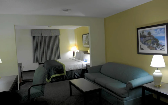 Baymont Inn & Suites Mason
