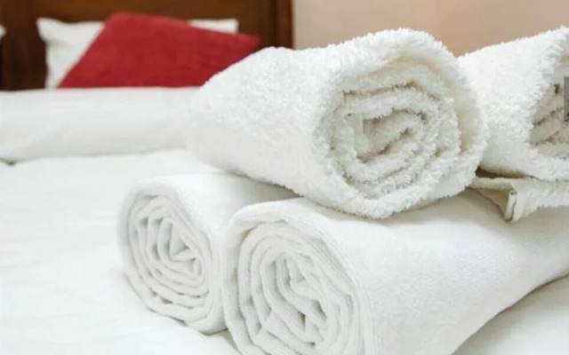 Azat Hotel