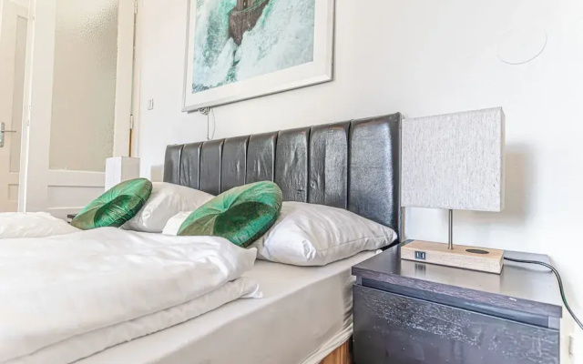 Cozy Longstay Room in a Central Location