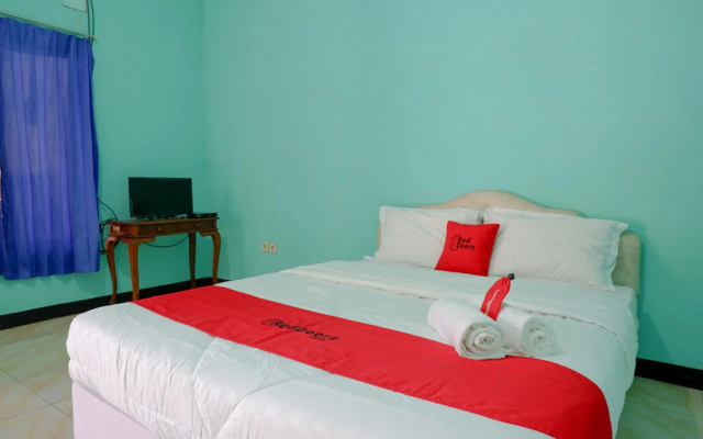 RedDoorz Syariah near Sekuro Beach Jepara