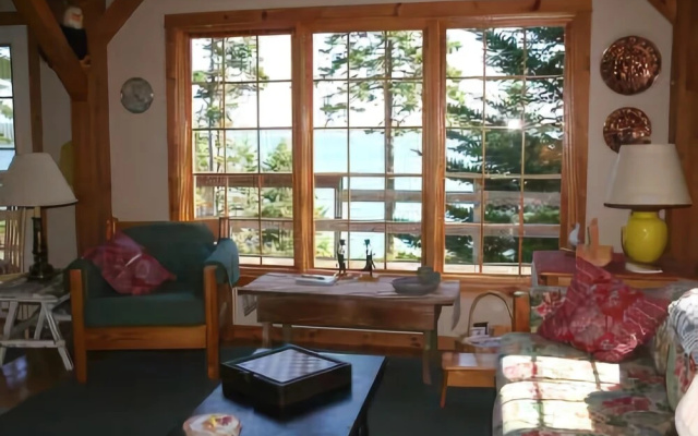 Oceanville Retreat - Three Bedroom Home
