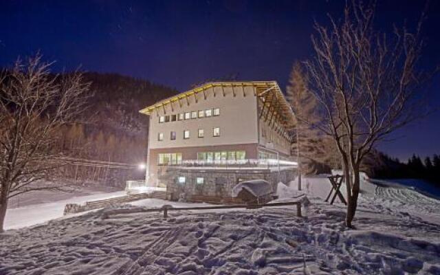 Hotel Górski Kalatówki Закопане вид на фасад