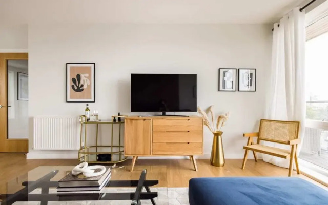 The Limehouse Classic - Endearing 2BDR Flat with Balcony