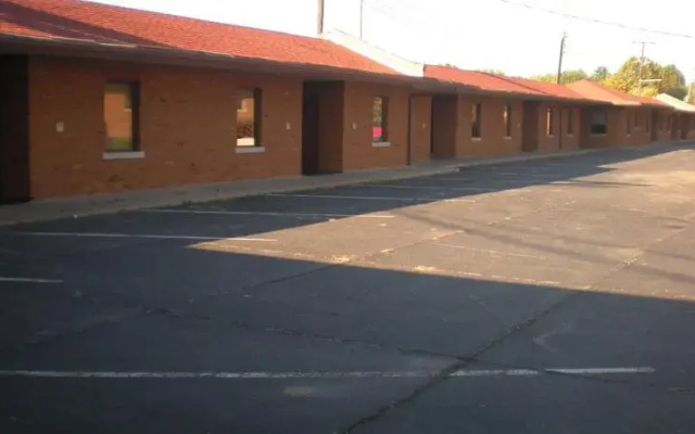 Blackhawk Village Inn & Lodge