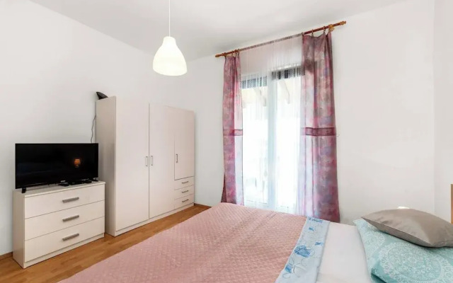 2 Bedroom Apartment in Tribunj