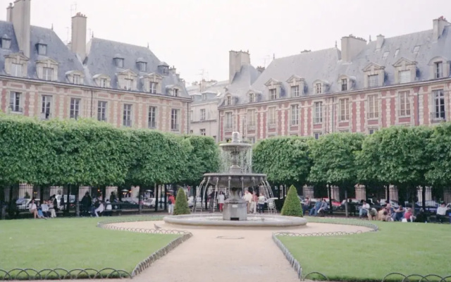 Le Marais - Beaubourg Apartment