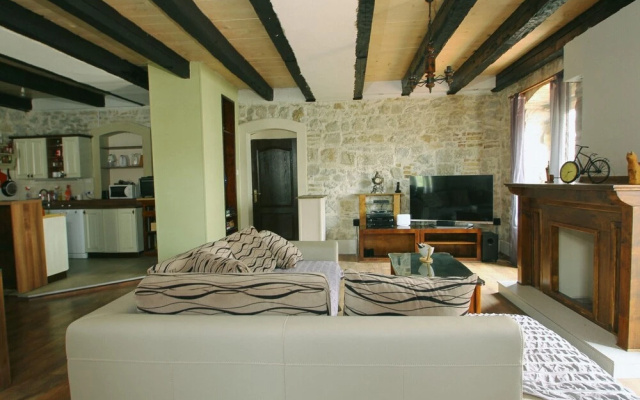 Luxury 120 m2 apt With Balcony Next to the Beach