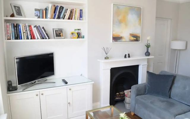Decorated 1 Bedroom Flat in Wimbledon