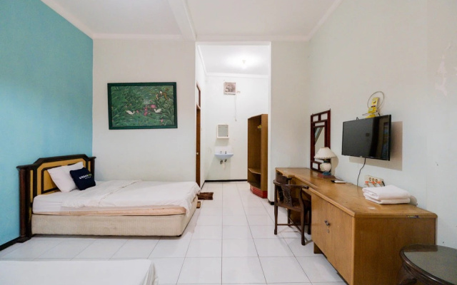 Palereman Hotel RedPartner Near Jatim Park 1