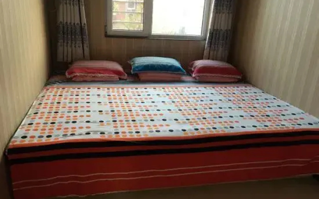 Liangzi Seaview Family Apartment (Laoting Tangshanwan Shop)