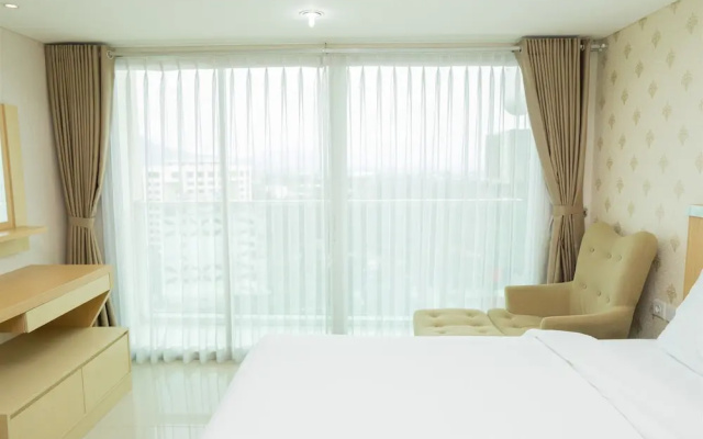 Luxurious Studio Room at La Grande Apartment