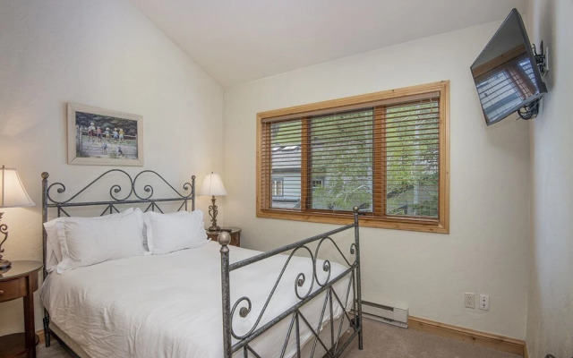 Coldstream Townhome 19