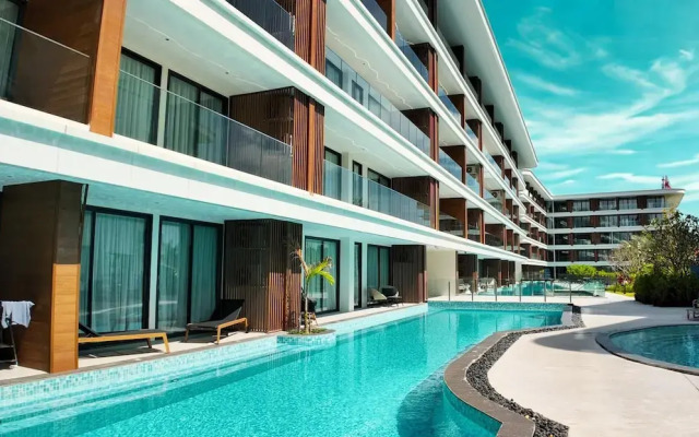 Premier Pool View Studio 348 Beachfront Resort