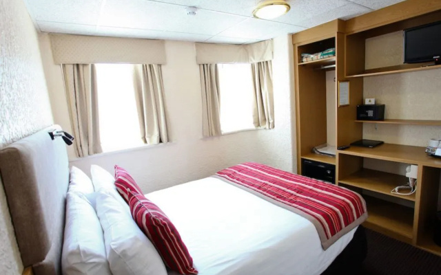 Clifton Court Metro Hotel