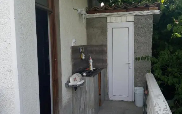 Nika Guest House