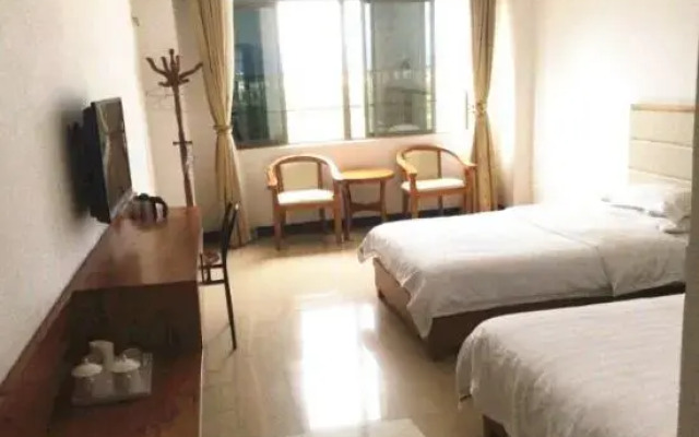 HanFeng Hotel (Ledong Commercial Pedestrian Street)