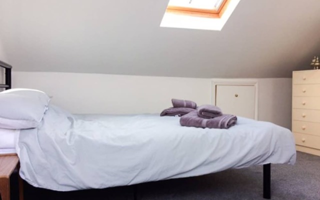 Отель Bright & Spacious 2 Bedroom Flat in Central Brighton Брайтон